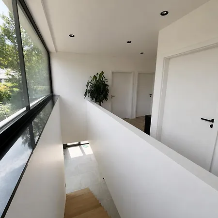 Maison Unifamiliale Villa *